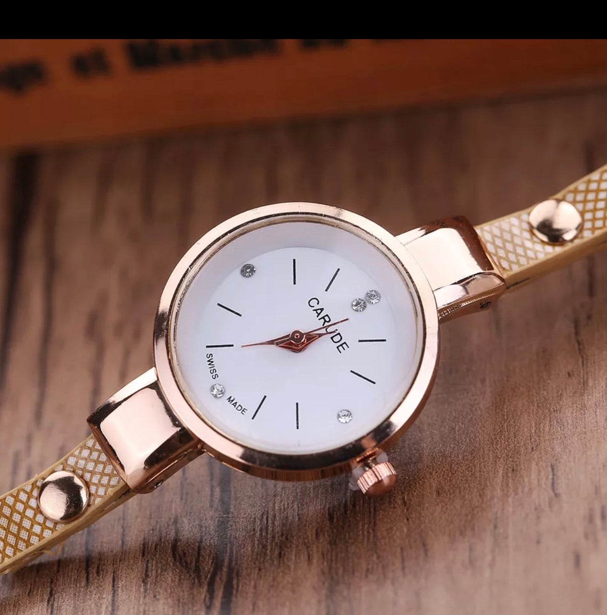 Crystal Round Dial Luxury Wrist Watch Dress Gold Ladies Casual Bracelet