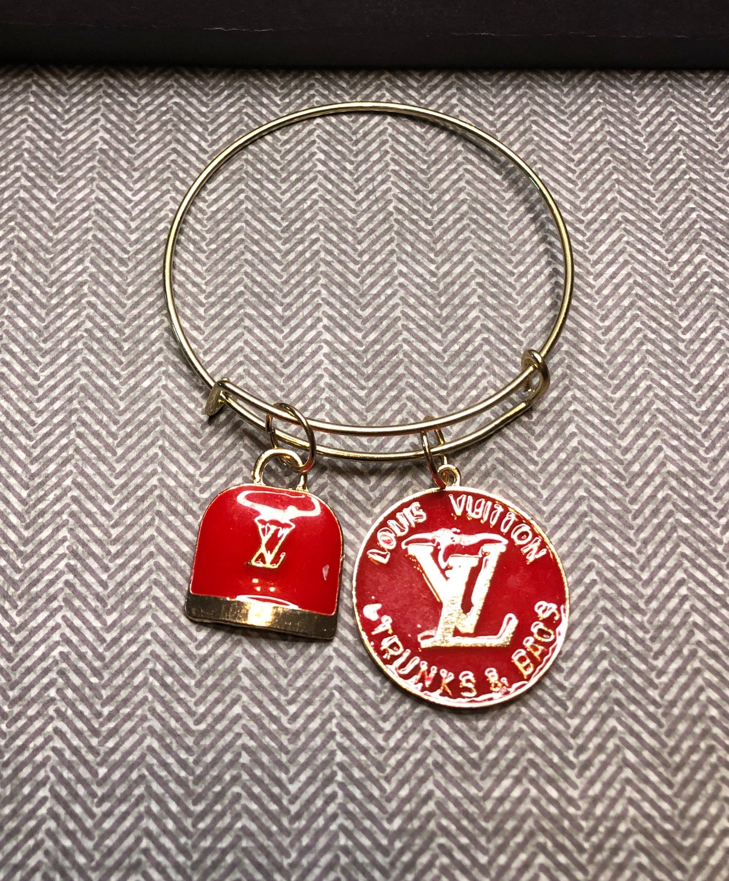 LV Red Gold Bangle