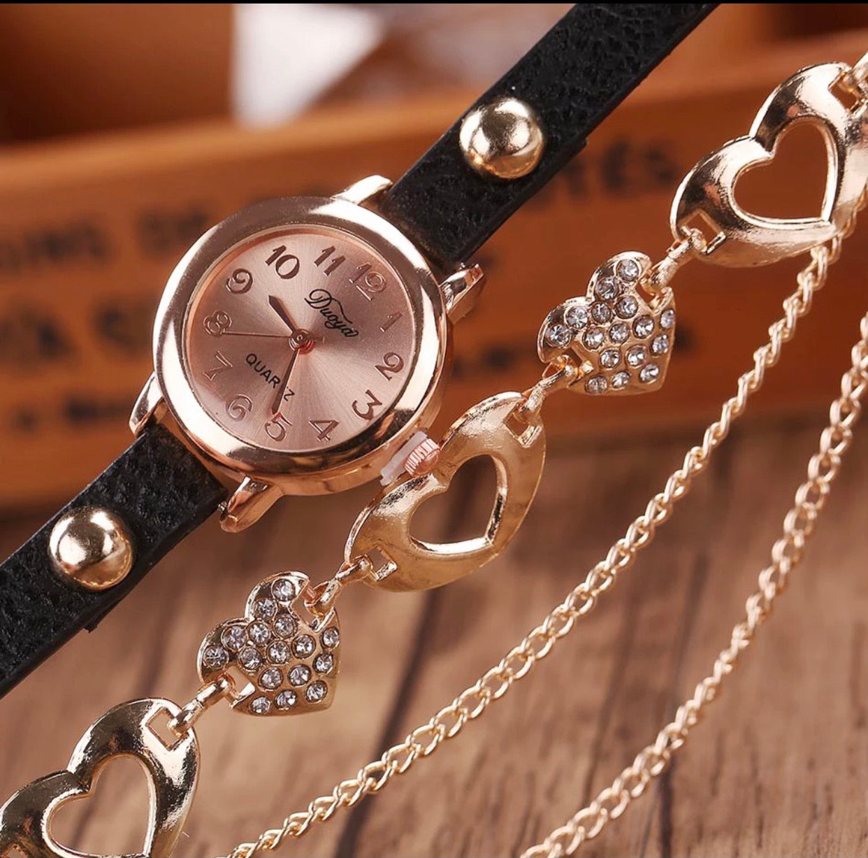 Crystal Round Luxury Watch with Double Heart Gold Bracelet