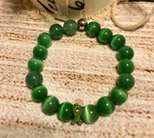 Green Awareness Beaded Bracelet Cat Eye